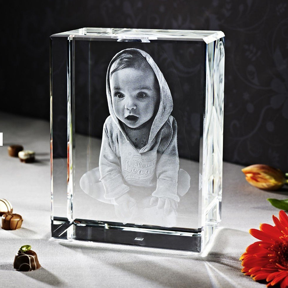 Miniaturbild: Glasblock mit eingraviertem Babyfoto