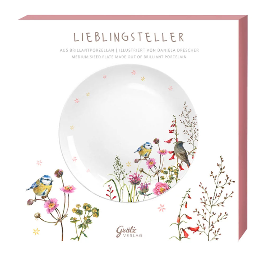 Geschenkverpackung des Porzellantellers „Zeit für Harmonie“ mit floraler Illustration