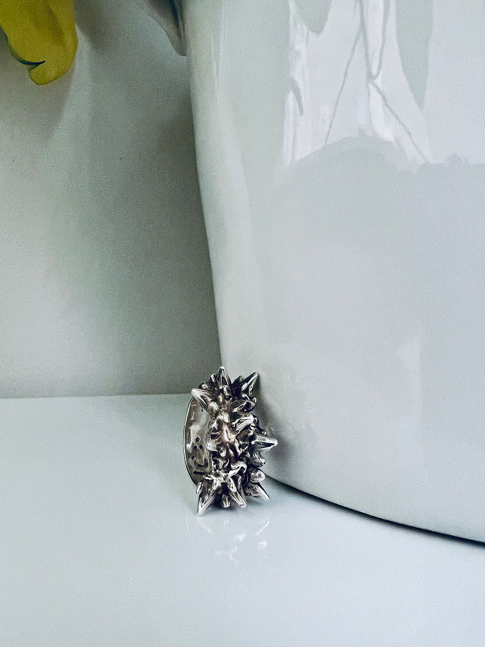 Thumbnail: Budding Tooth Ring