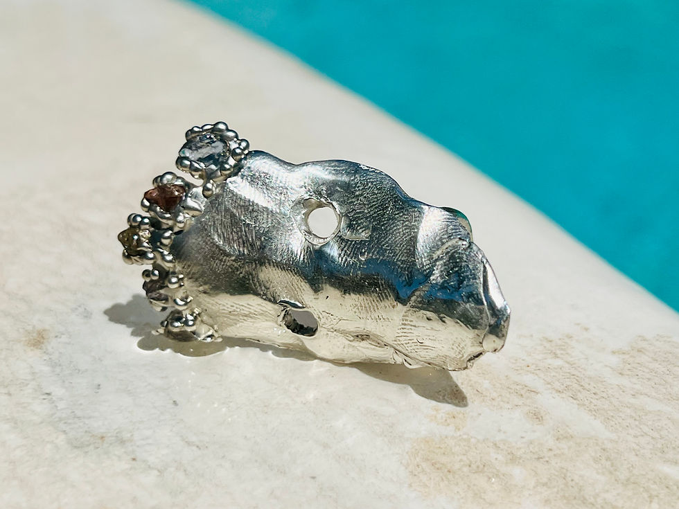 Thumbnail: Shadow Face Ring