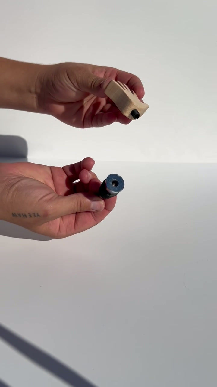 Thumbnail: Hand Bottle Stopper 🌱