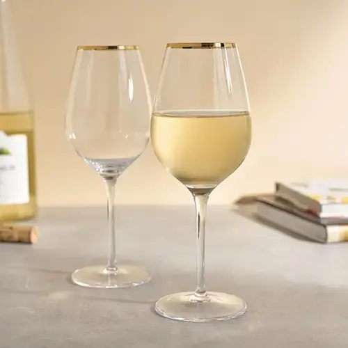 Thumbnail: Gold rim wine glass