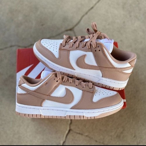 Thumbnail: SB Dunk Low Rose whisper women