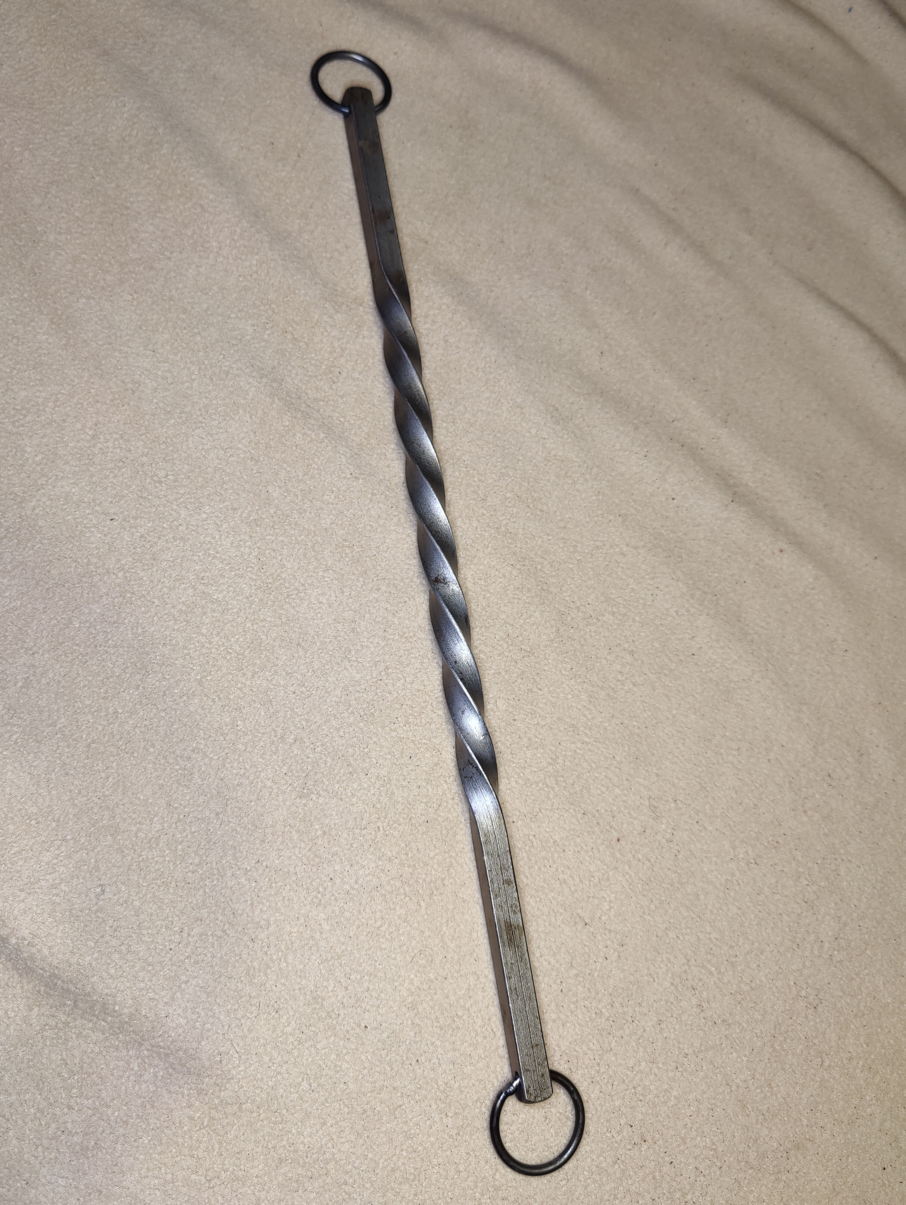 Medium Twisted Spreader Bar