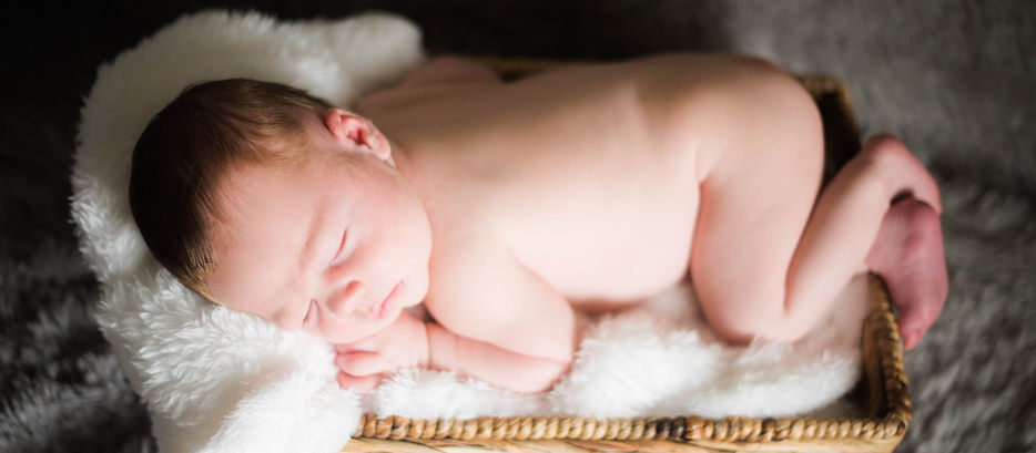 newborn lifestyle session for baby Max