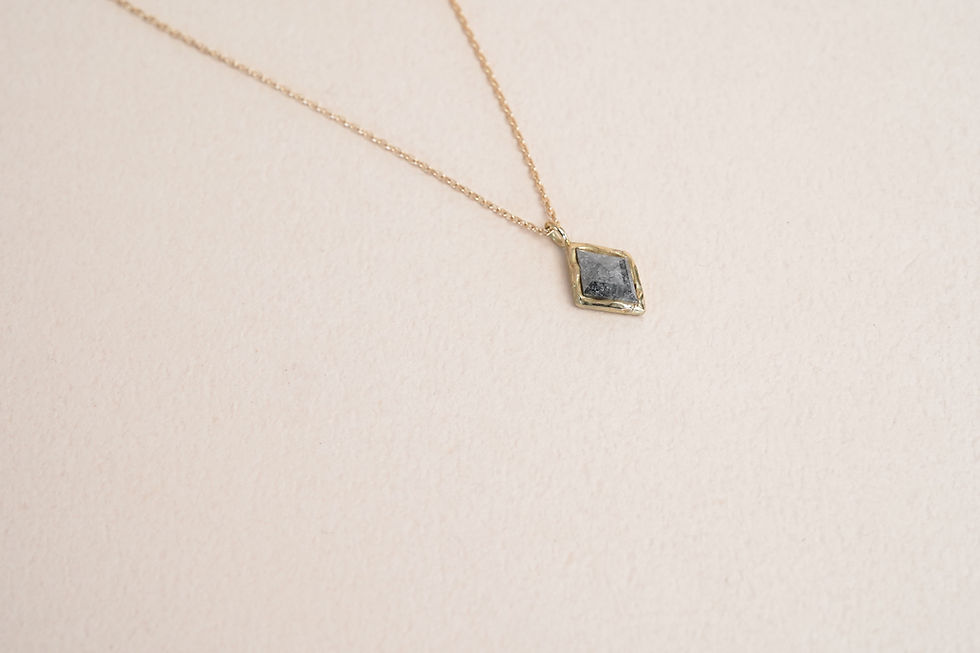 Thumbnail: K18YG Kite Cut Natural Diamond Pendant
