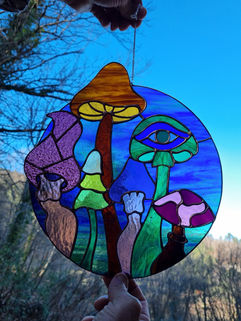 champignons féminisme femme vitrail déco