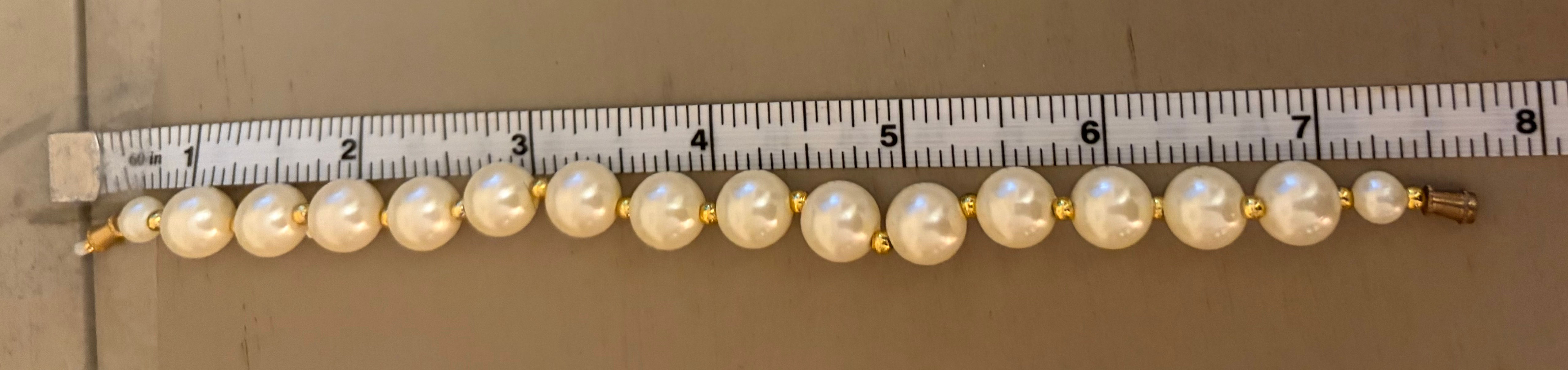 Vintage faux-pearl necklace and matching bracelet