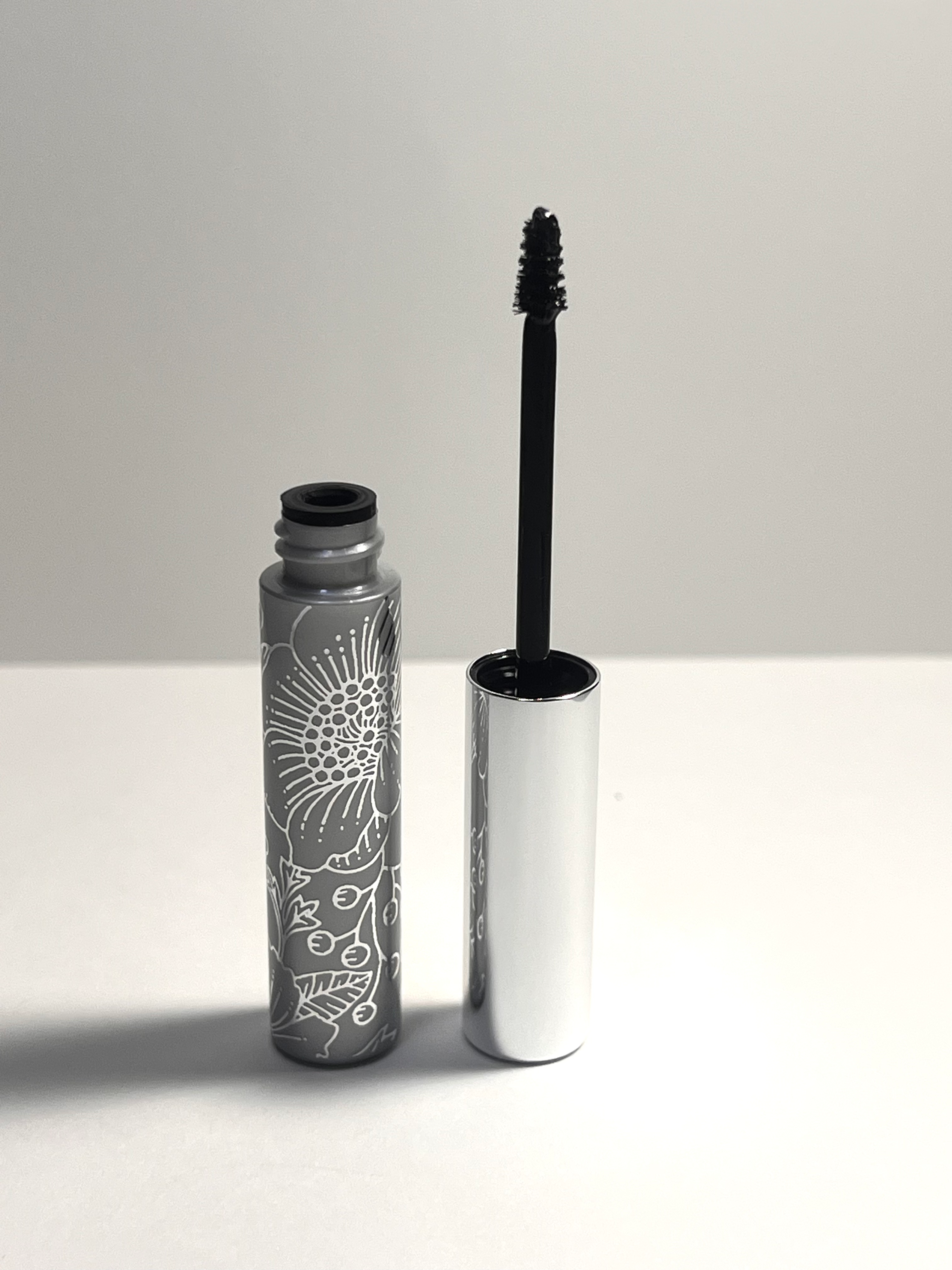 BOTTOM LASH MASCARA LONG-WEARING FORMULA 01 BLACK