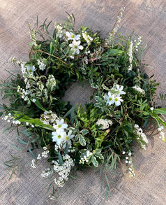 Sustainable, slightly wild, eco-friendly natural funeral flowers with a low carbon footprint based in South Yorkshire