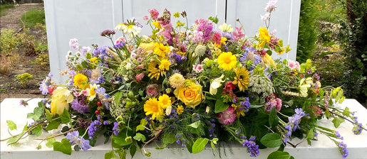 Sustainable, slightly wild, eco-friendly natural funeral flowers with a low carbon footprint based in South Yorkshire