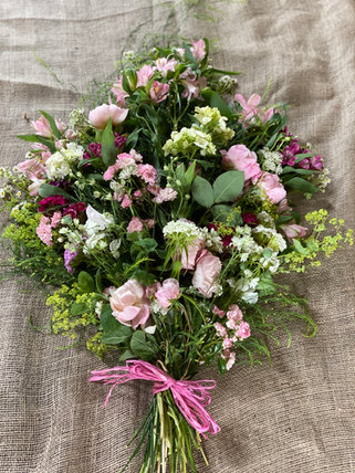 Sustainable, slightly wild, eco-friendly natural funeral flowers with a low carbon footprint based in South Yorkshire