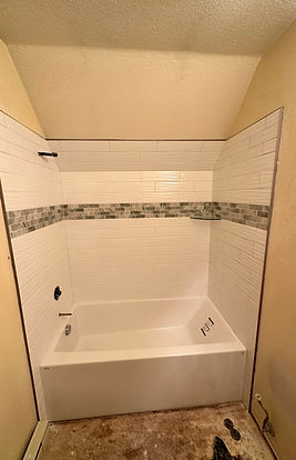 Tub surround