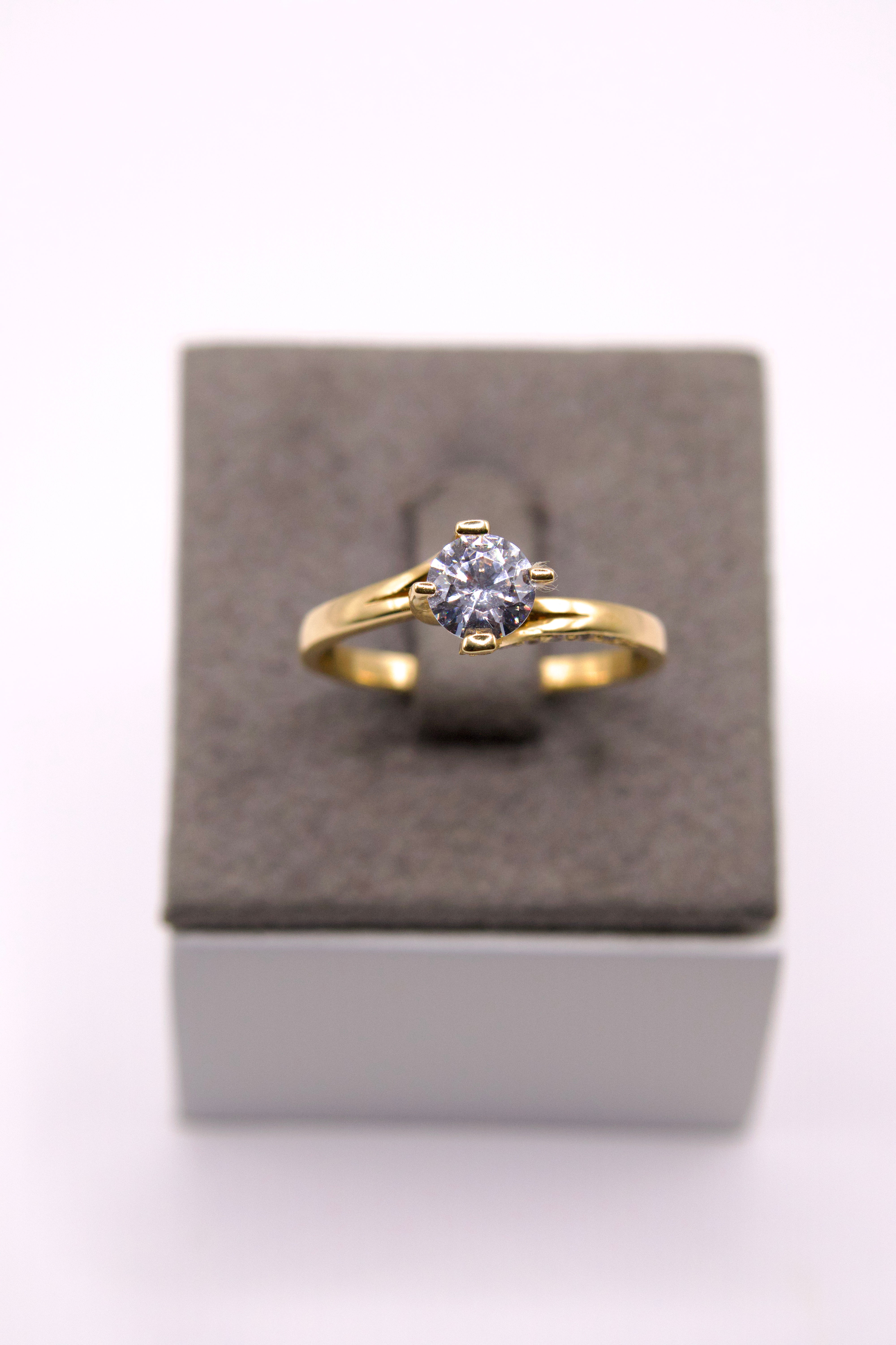 Anel Solitário Ouro 19kt