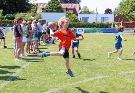 Unsere Handball-Jugend zu Gast beim Rasenturnier in Scharmbeck