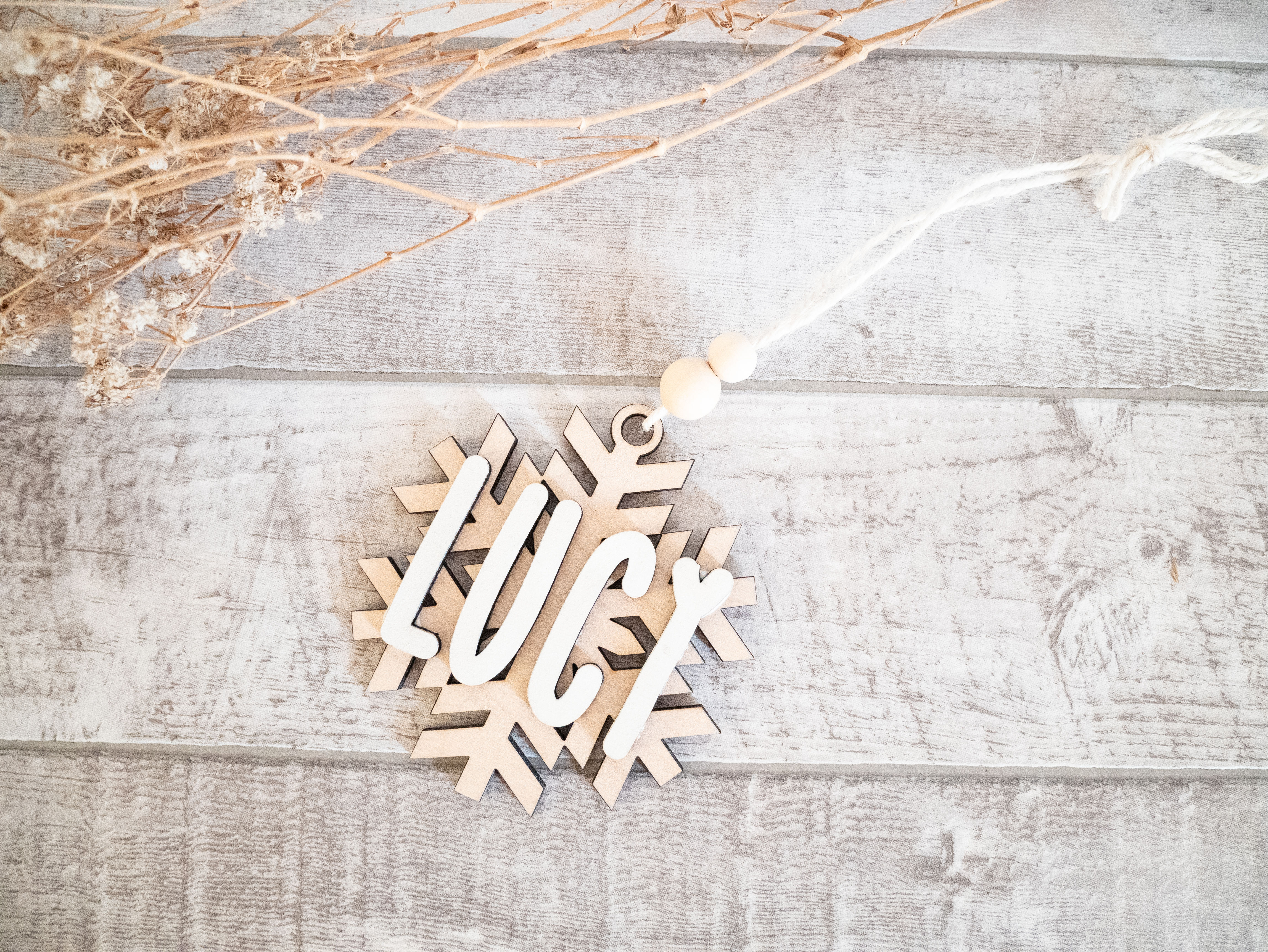 Boule de Noël en bois flocon personnalisable avec prénom