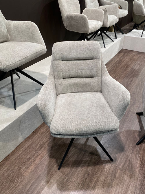 chaise en tissu moderne