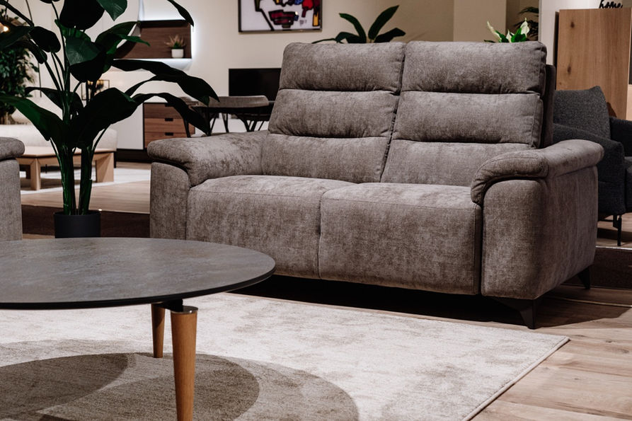 canapé relax électrique avec assise moelleuse et têtières réglables