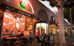 0_4200_84_2716_two_village-pizzeria-larchmont-los-angeles-kalmbach0650[1]
