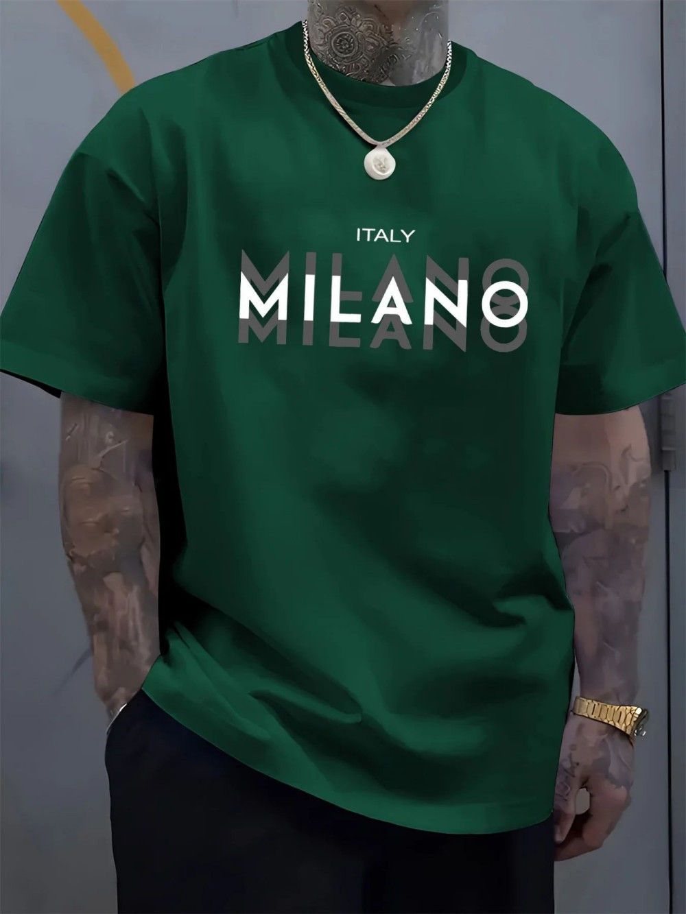 Camiseta masculina de verão casual, confortável e respirável, com gola redonda.