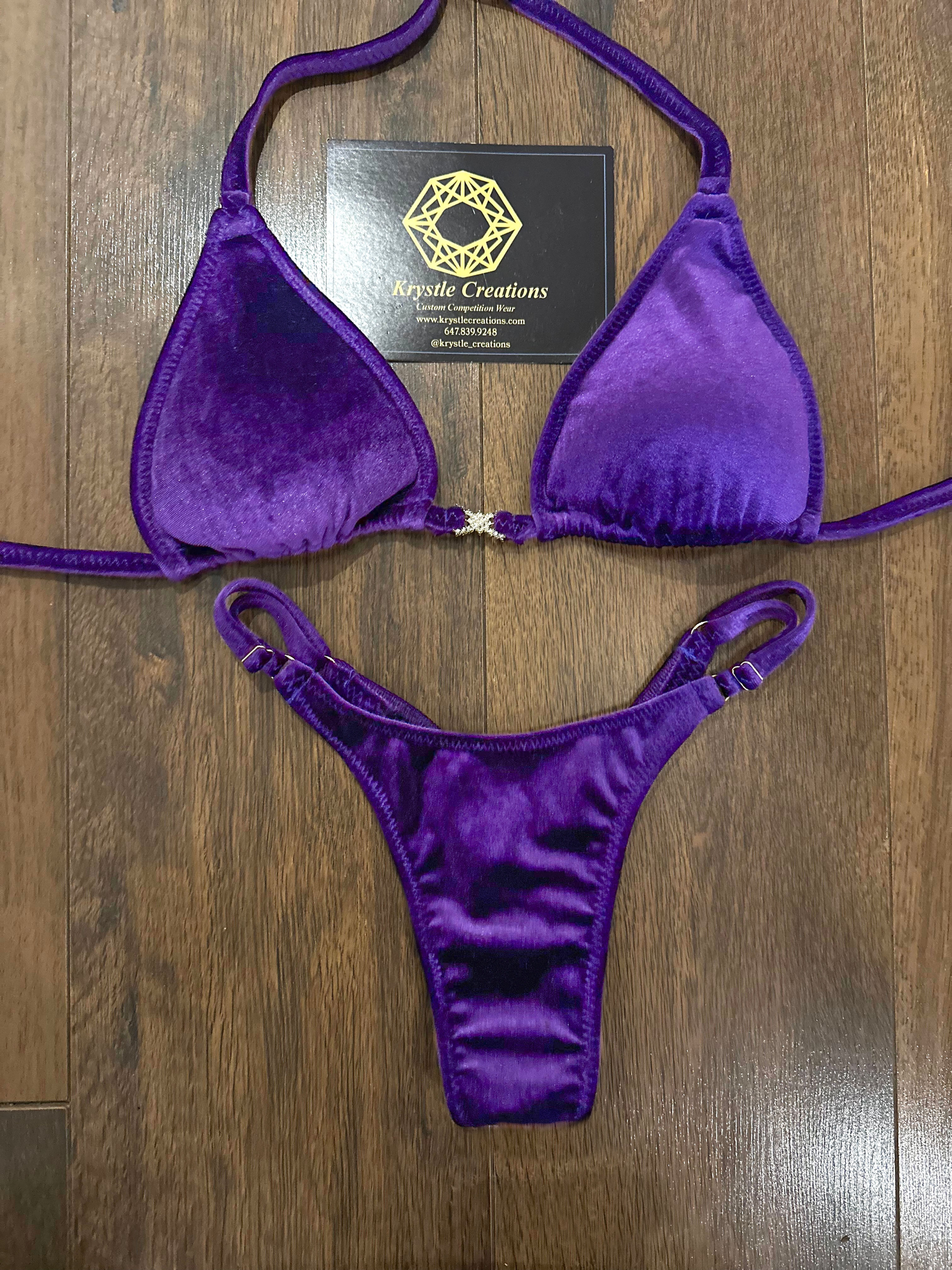 velvet posing bikini bikini /wellness 