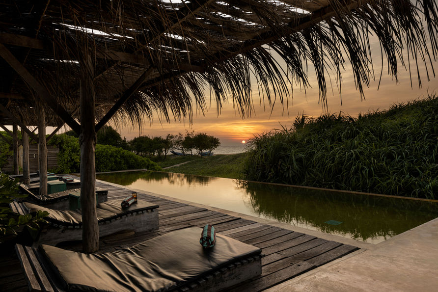 Sunset at infinity pool Kalpitiya - Elements Beach & Nature Resort