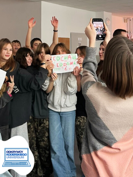 Podsumowanie projektu Odkrywcy Koderskiego Uniwersum". Relacja z gry edukacyjnej „Misja: Internet!”