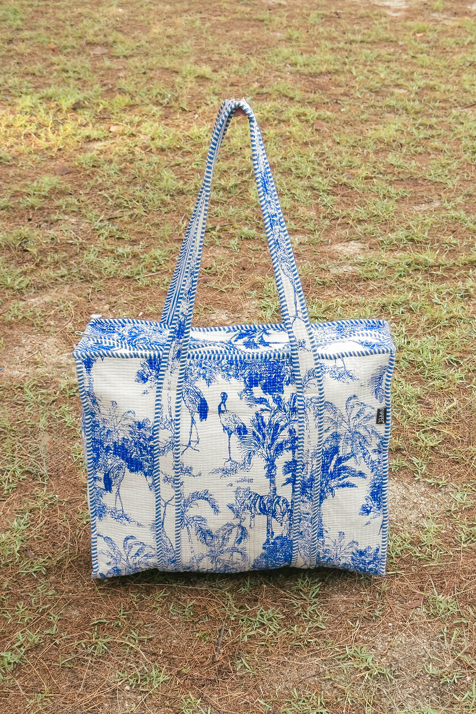 Thumbnail: Coastal Toile Cotton Shoulder Bag 015779-04