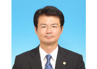 中間 貴志
