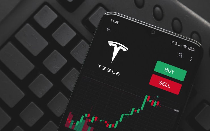 saham tesla