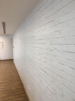 Hogarth Feature white Brick Wall