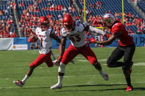 19_14_09_footballvsUOFL_KFrazier0157 copy.jpg