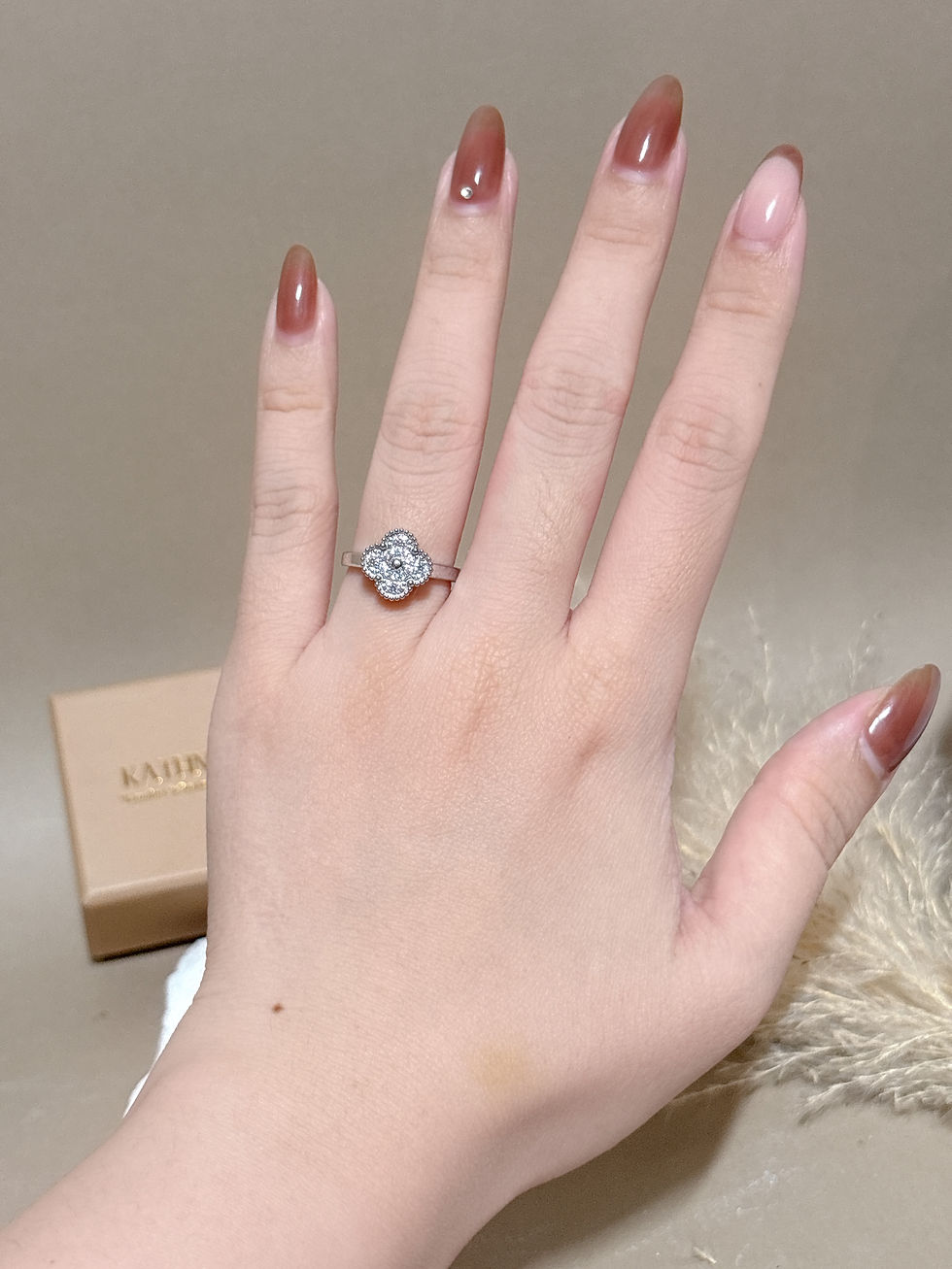 Hình thu nhỏ: Clover with zircon 1,1cm Ring