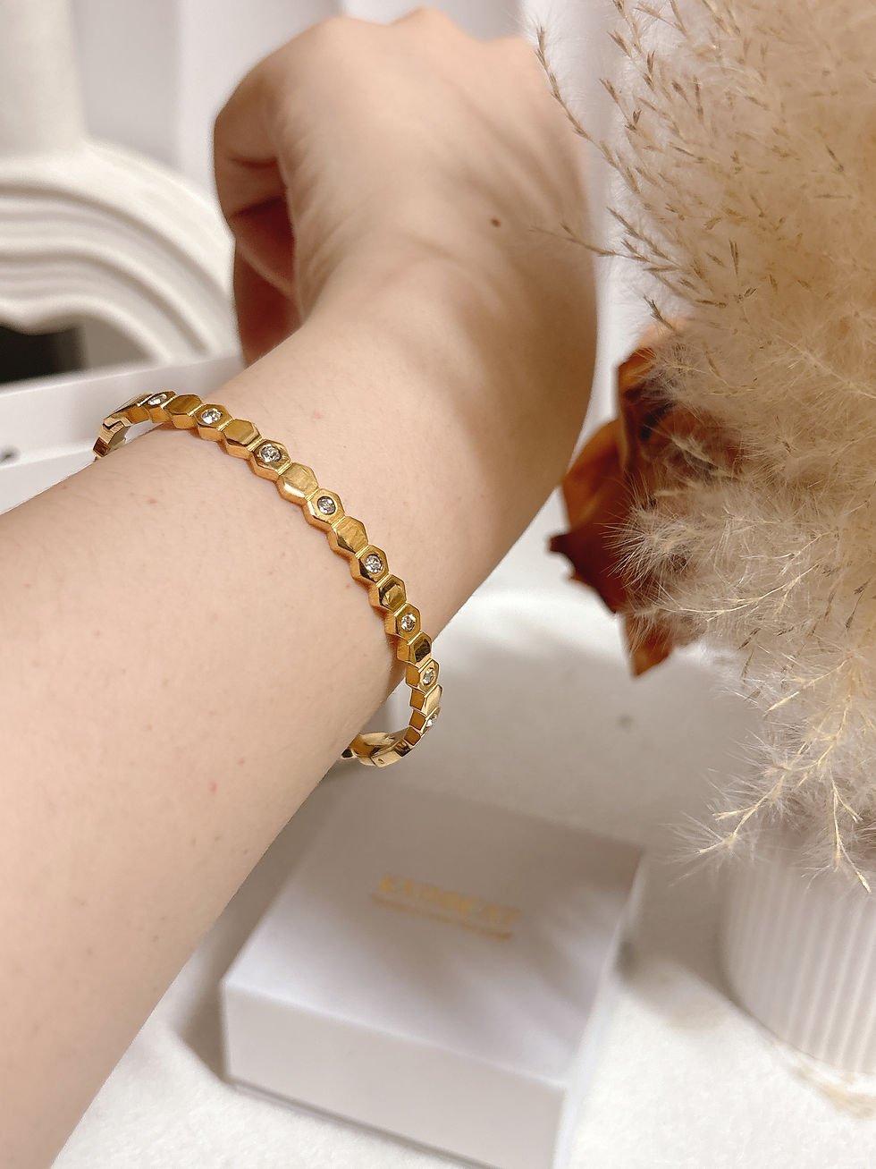 Hình thu nhỏ: Beehive Bangle