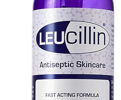 Natural antiseptic spray for dogs to clean wounds and prevent infection.