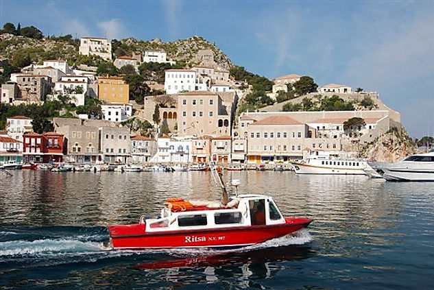 Water taci to Hydra (Hedra) & Spetses