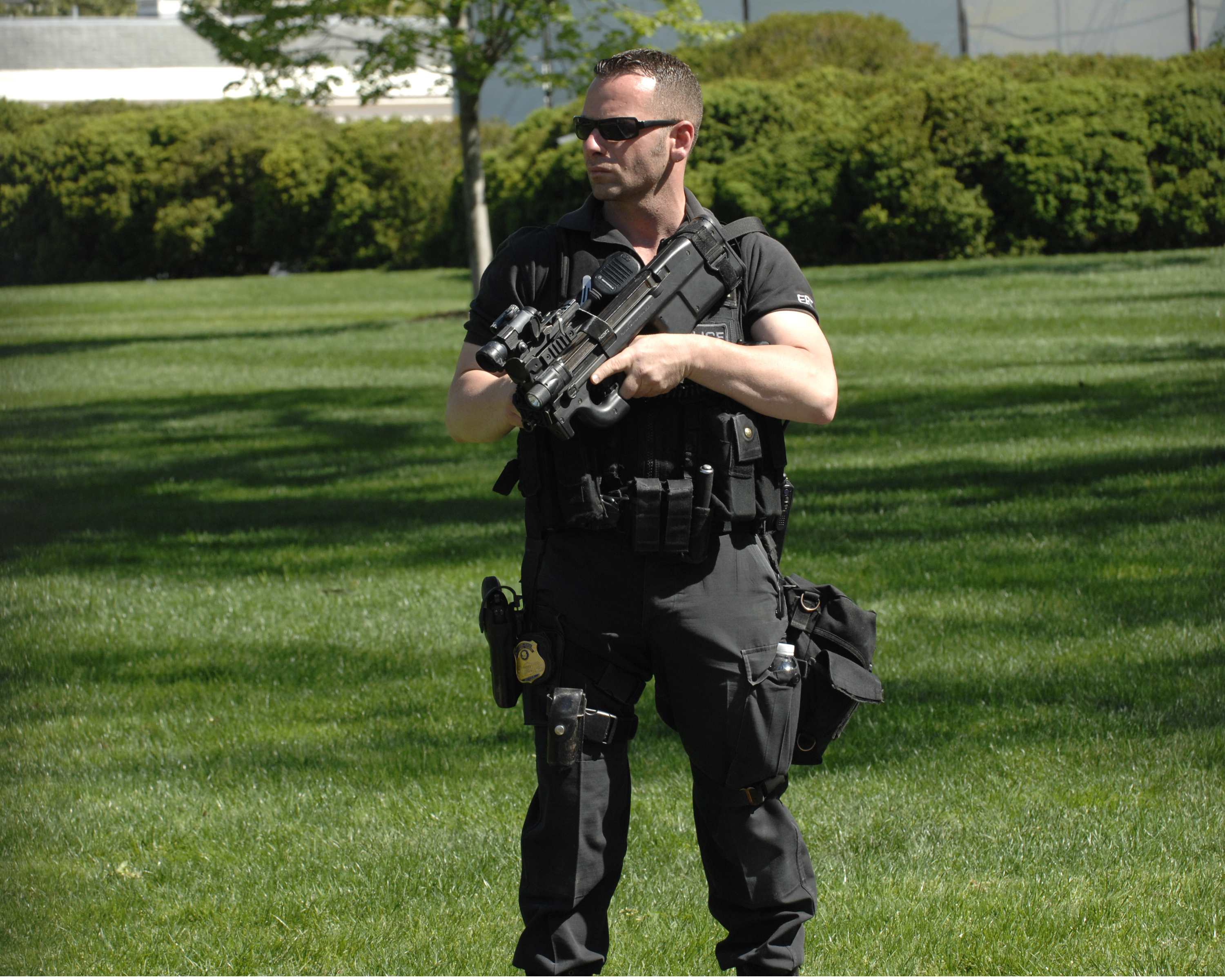 USSS ERT Donadio Protects Englands Gorden Brown