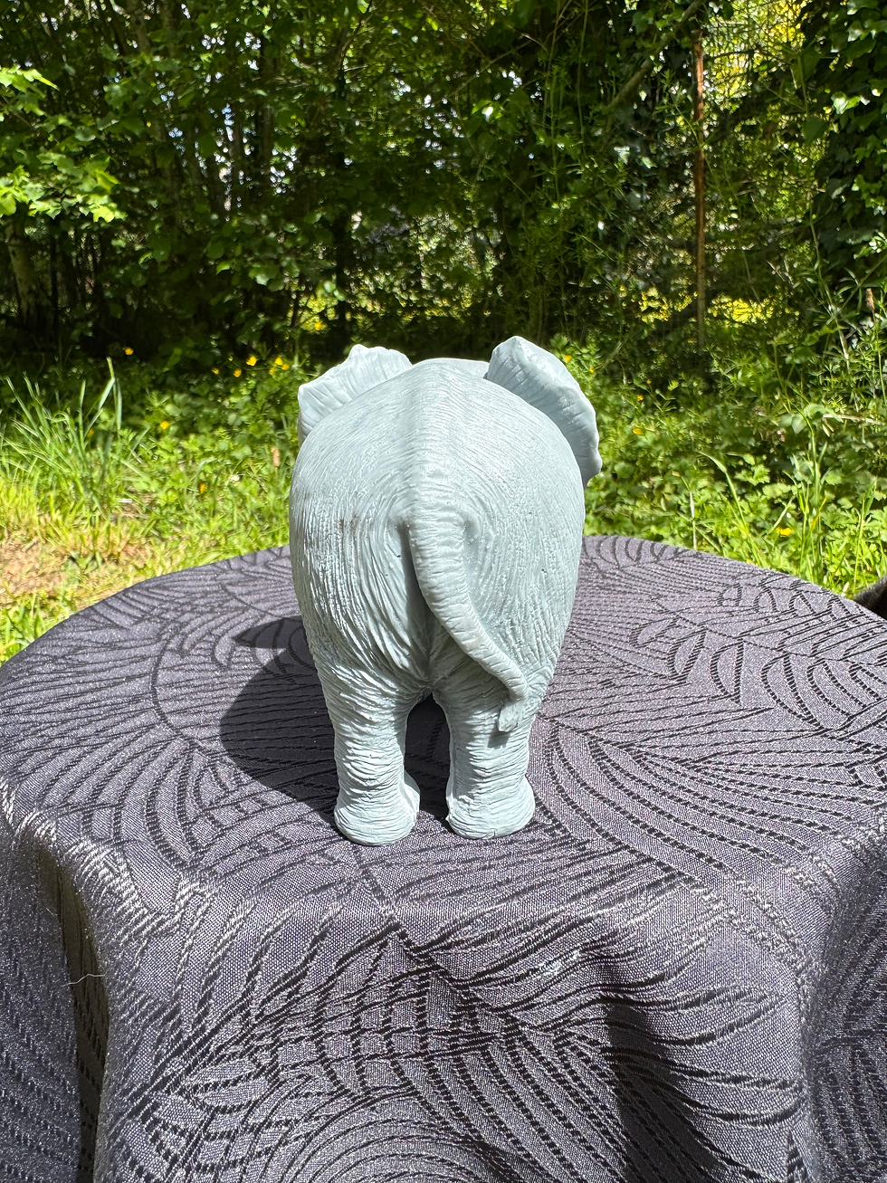 Thumbnail: Éléphant XL en résine