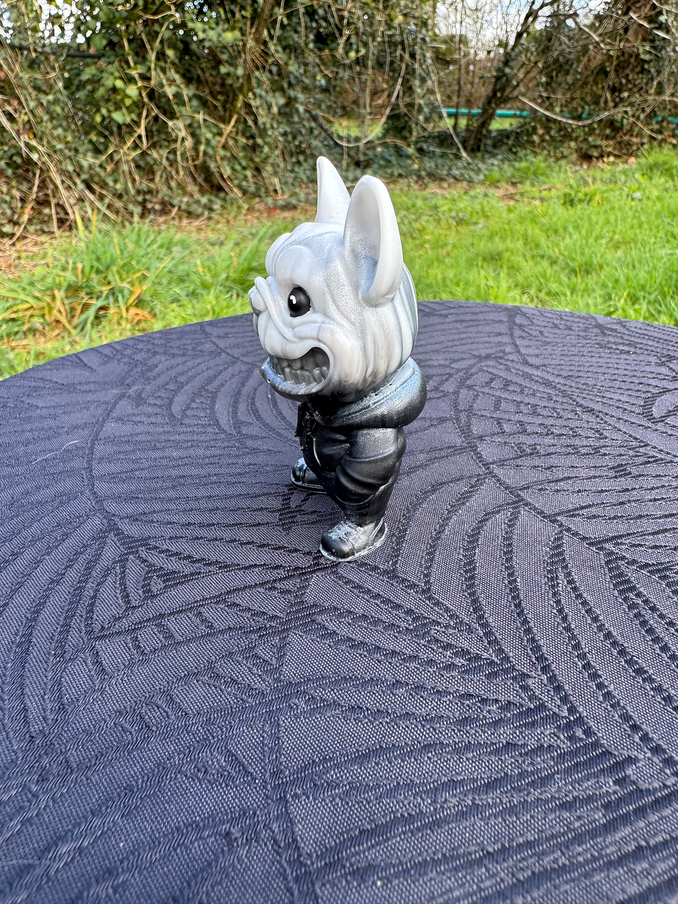 Miniature : Figurine bouledogue urbaine street