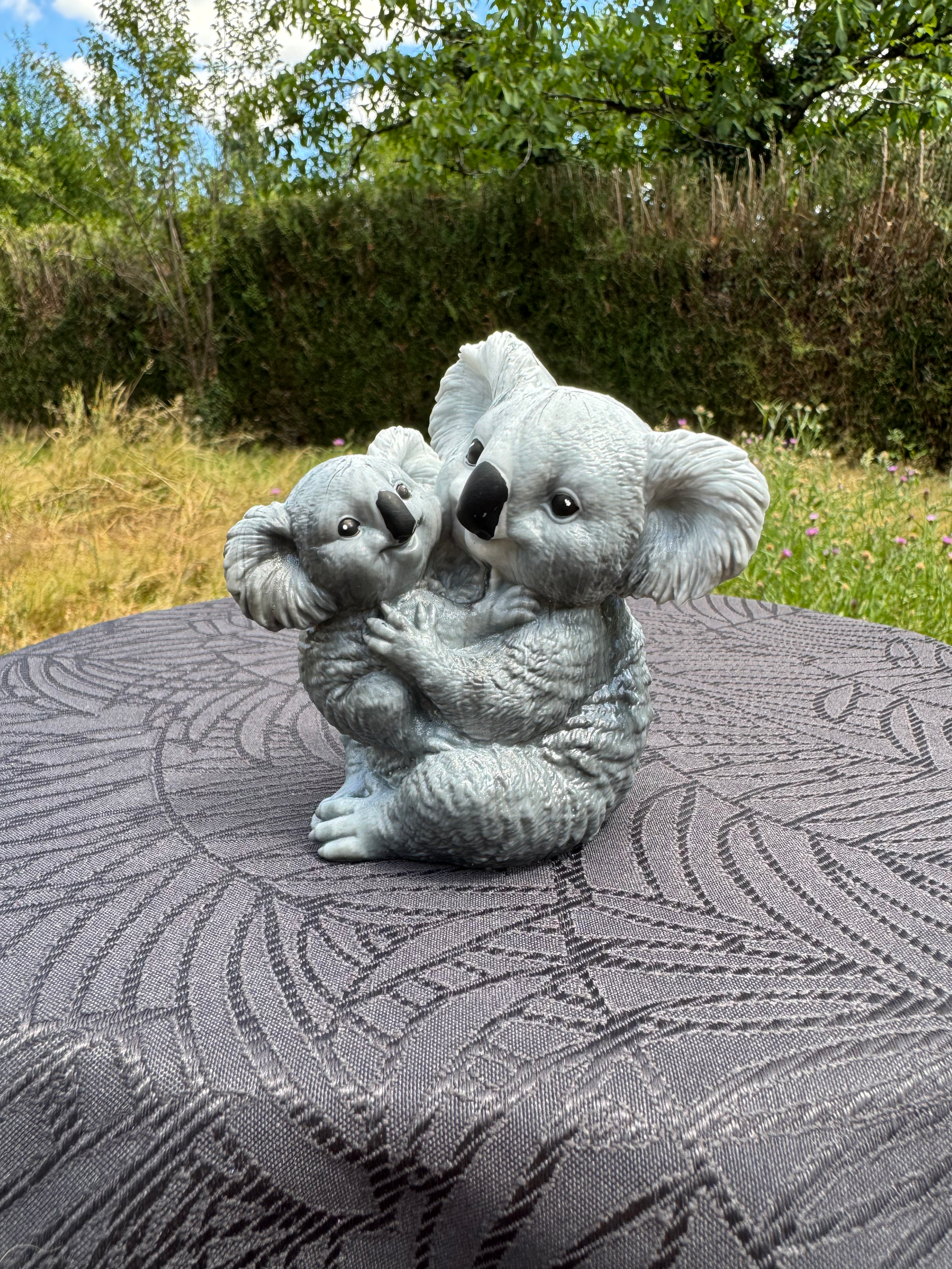 Figurine koala et son petit en résine