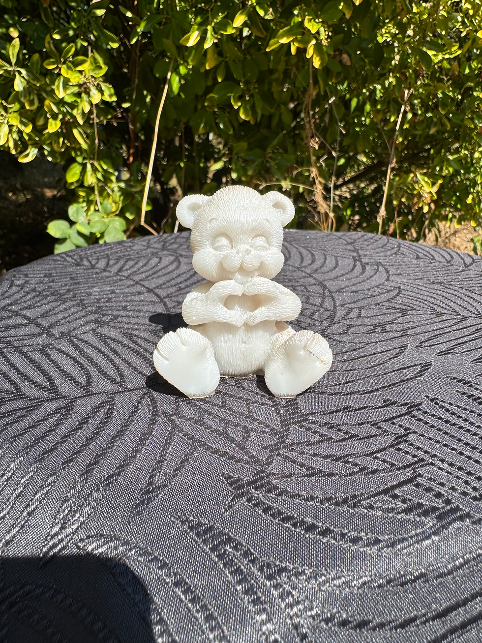 Figurine ourson coeur en résine