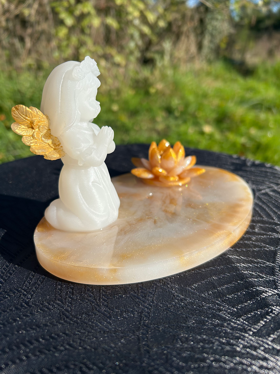 Thumbnail: Femme ange et son lotus