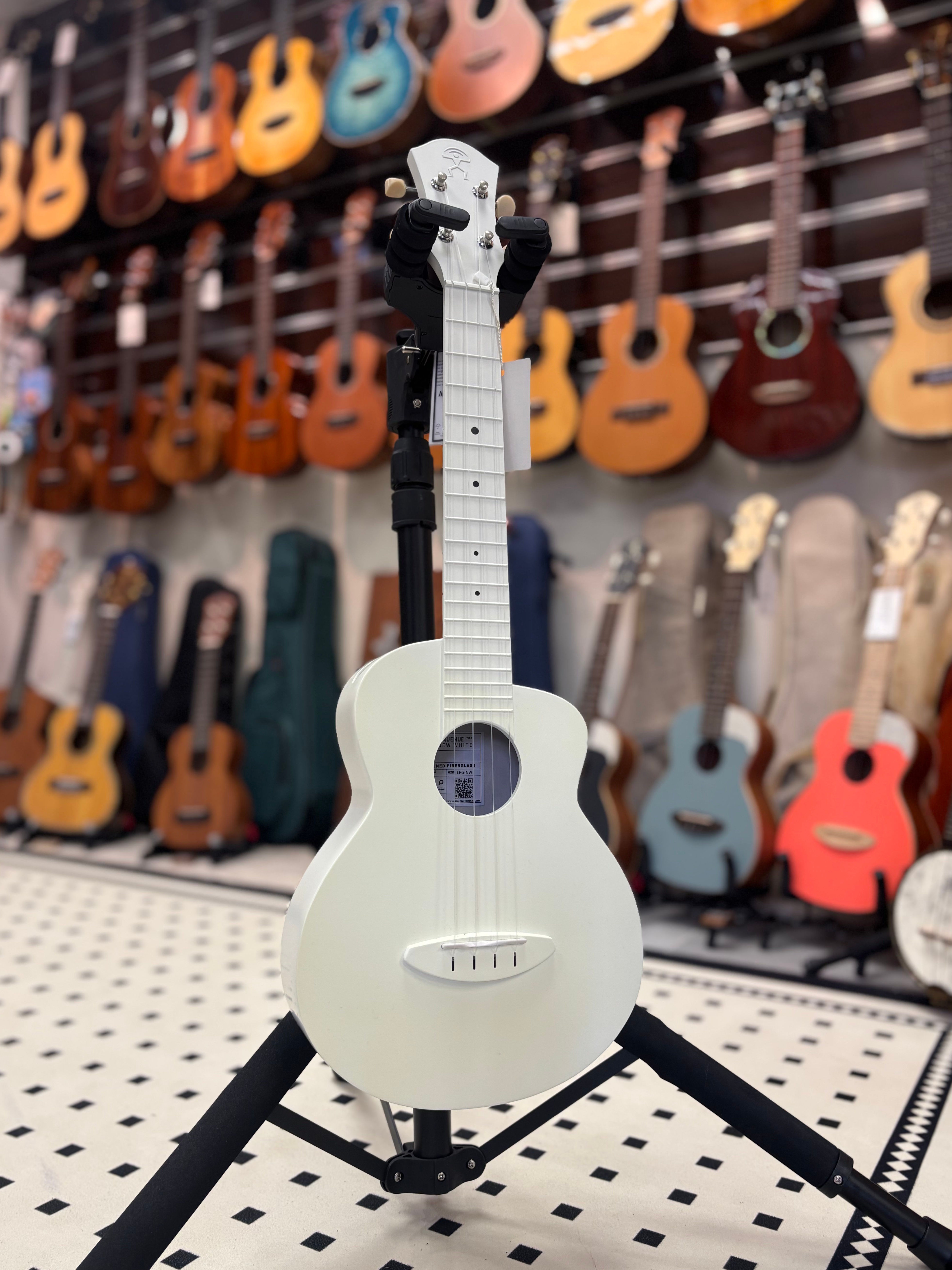 aNueNue LFG White