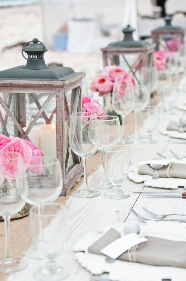 great-table-decoration-for-wedding-in-pink-and-white
