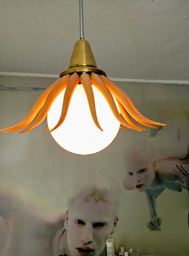 Unikat - Lampe mit selbst gegossenen Kornettos, Glücksbringer