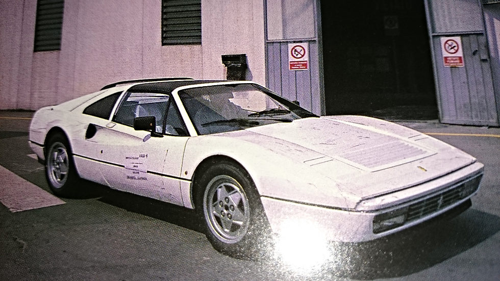 FERRARI V8