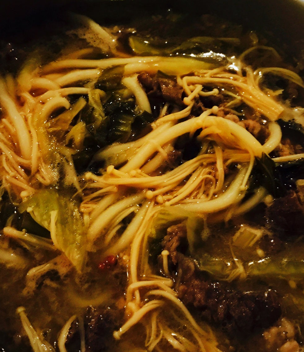 酸汤肥牛 Sour Beef Soup