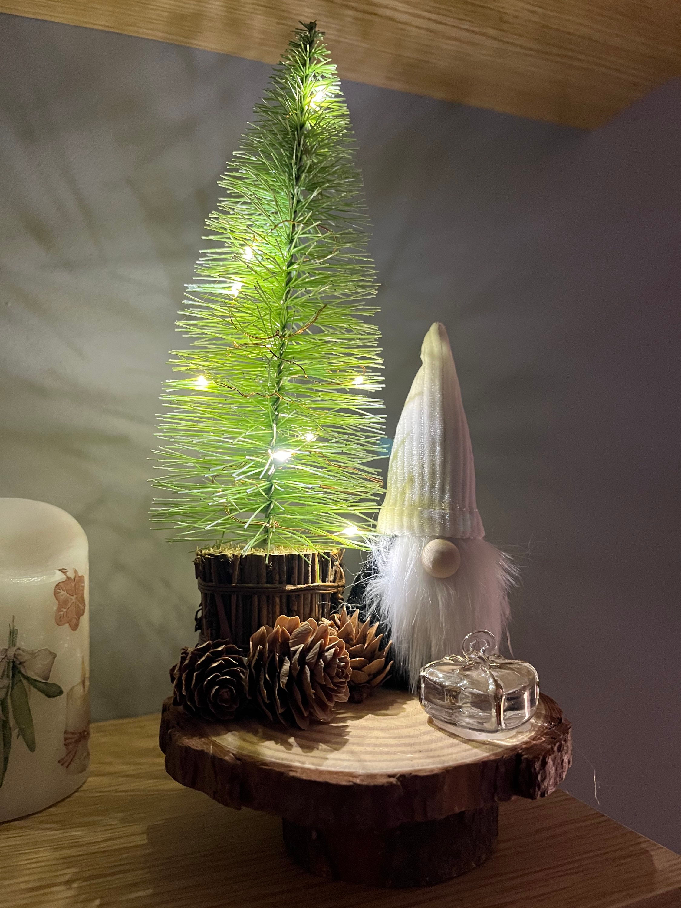 Light up Tree with Gonk