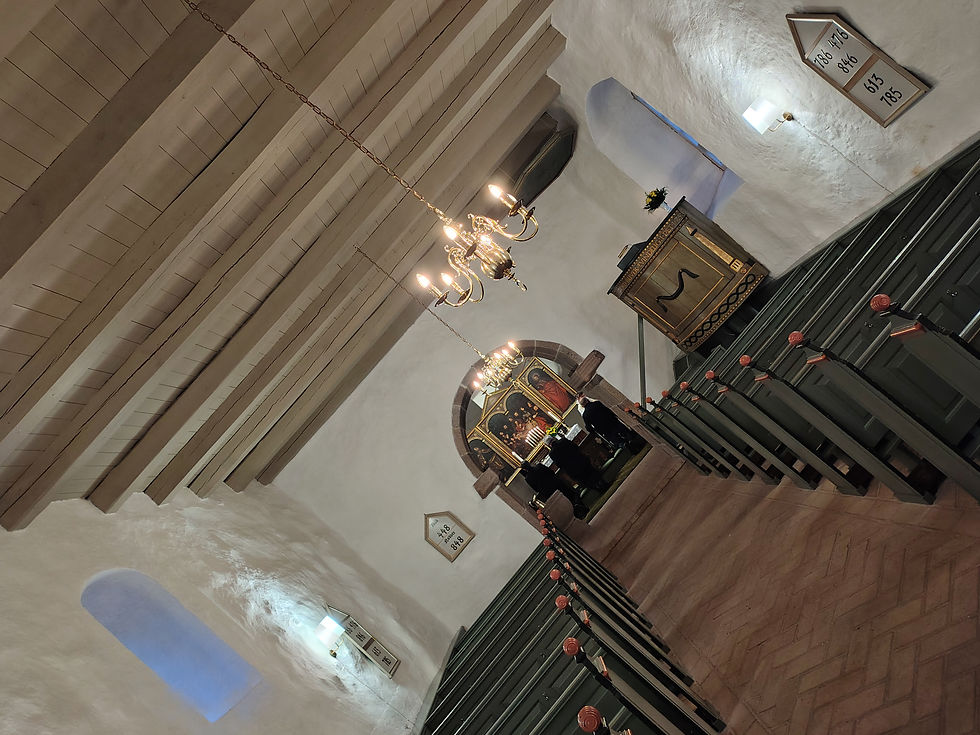 som hun nu på lang afstand må gøre sig grundige overvejelser om, hun måske er klar til, at dele med denne usle synder.