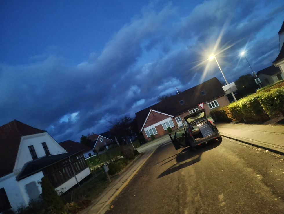 om social & sundheds-udvalget opdaterer skema'et for hhv timer i logistik & forberedelsen, dage i sygeseng, timer til portør, samt timer i teatret, kan udvalget måske blive enige om hvilke operationer de vil trække hjem fra dansk byggeris mega-brøler.